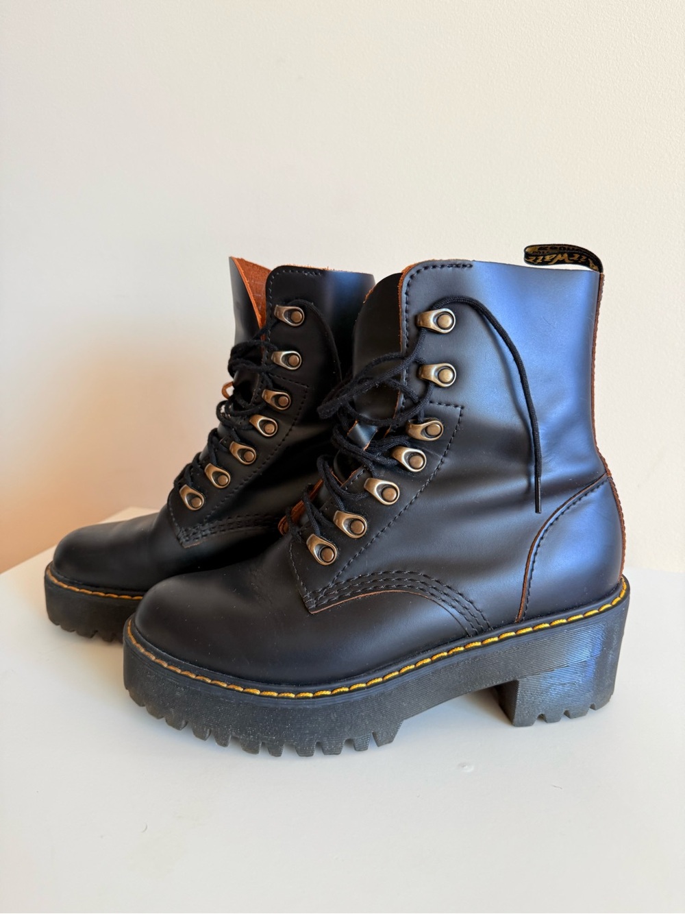 Dr. Martens Black Size 7 Lace-Up Platform Ankle Boots - Picture 2 of 6